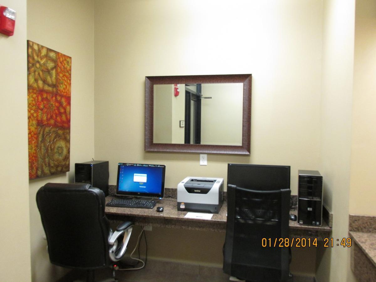 Parkwood Inn & Suites - thumb 32