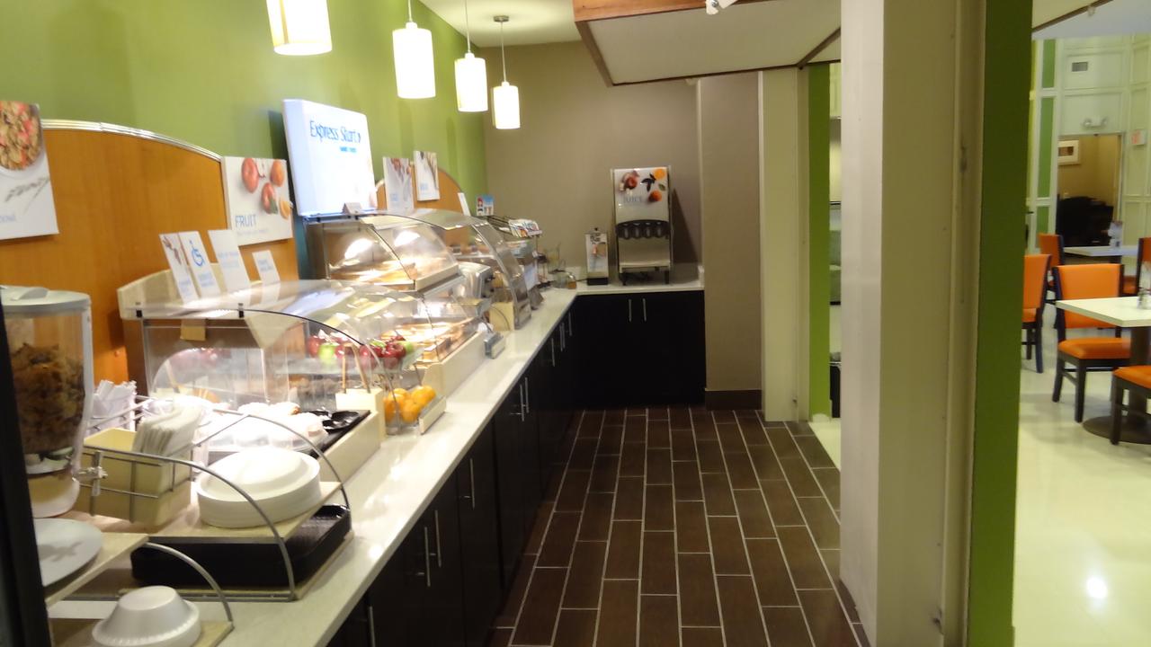 Holiday Inn Express Hotel Kansas City - Bonner Springs - thumb 6