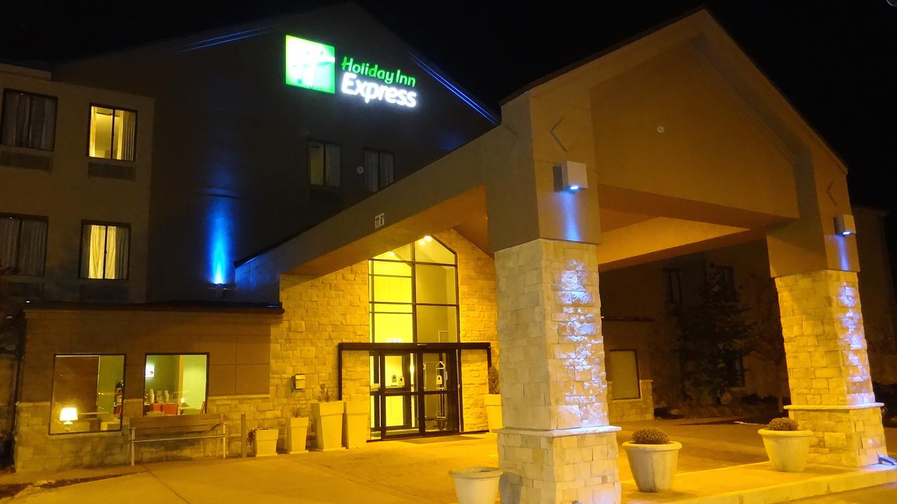 Holiday Inn Express Hotel Kansas City - Bonner Springs - thumb 1