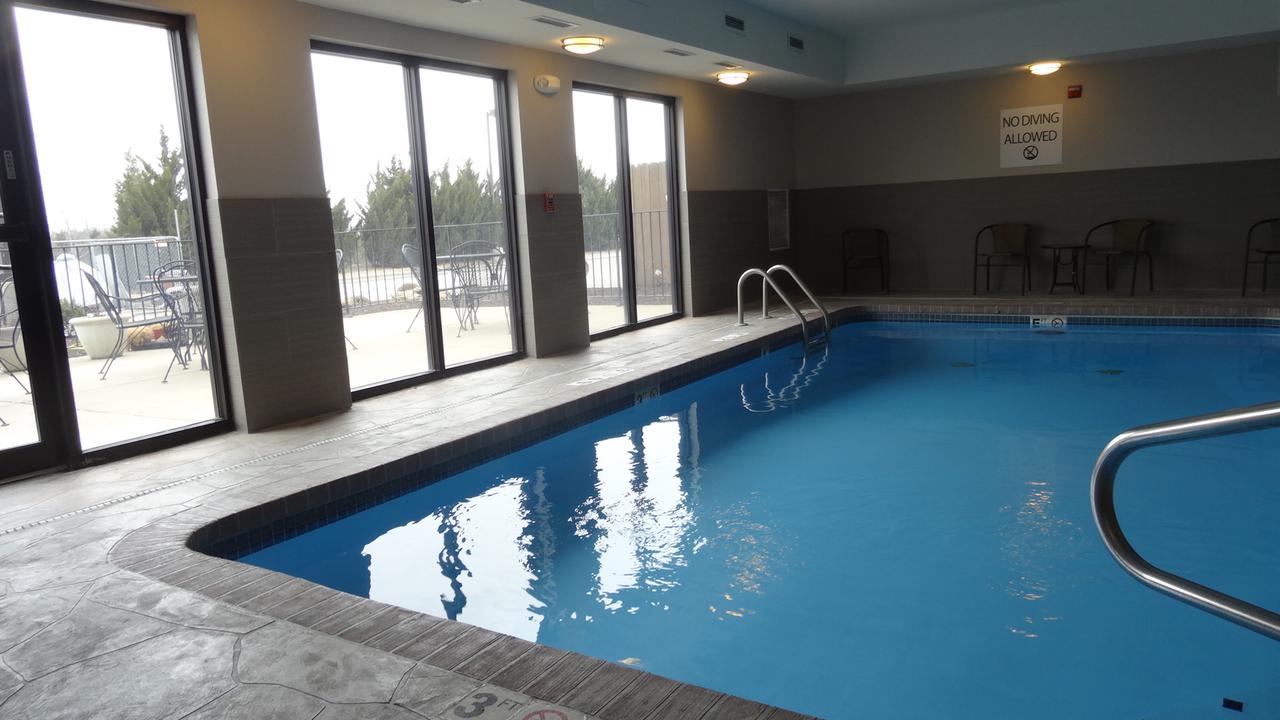 Holiday Inn Express Hotel Kansas City - Bonner Springs - thumb 17