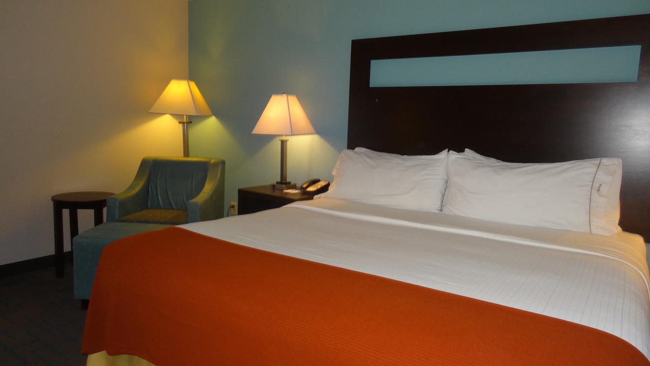 Holiday Inn Express Hotel Kansas City - Bonner Springs - thumb 25