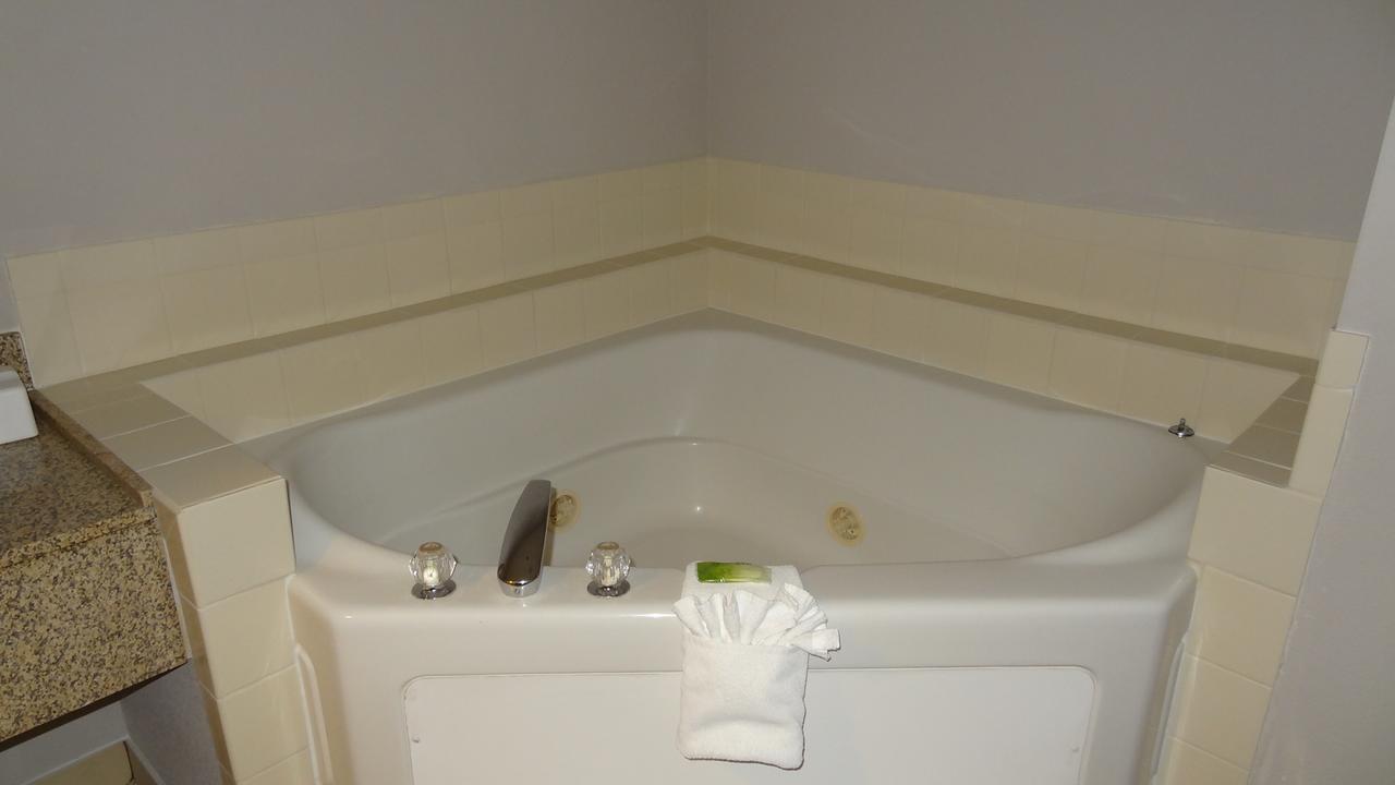 Holiday Inn Express Hotel Kansas City - Bonner Springs - thumb 23