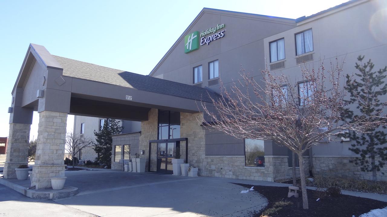 Holiday Inn Express Hotel Kansas City - Bonner Springs - thumb 2