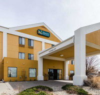 Quality Inn  Suites Manhattan - Orlando Tourists