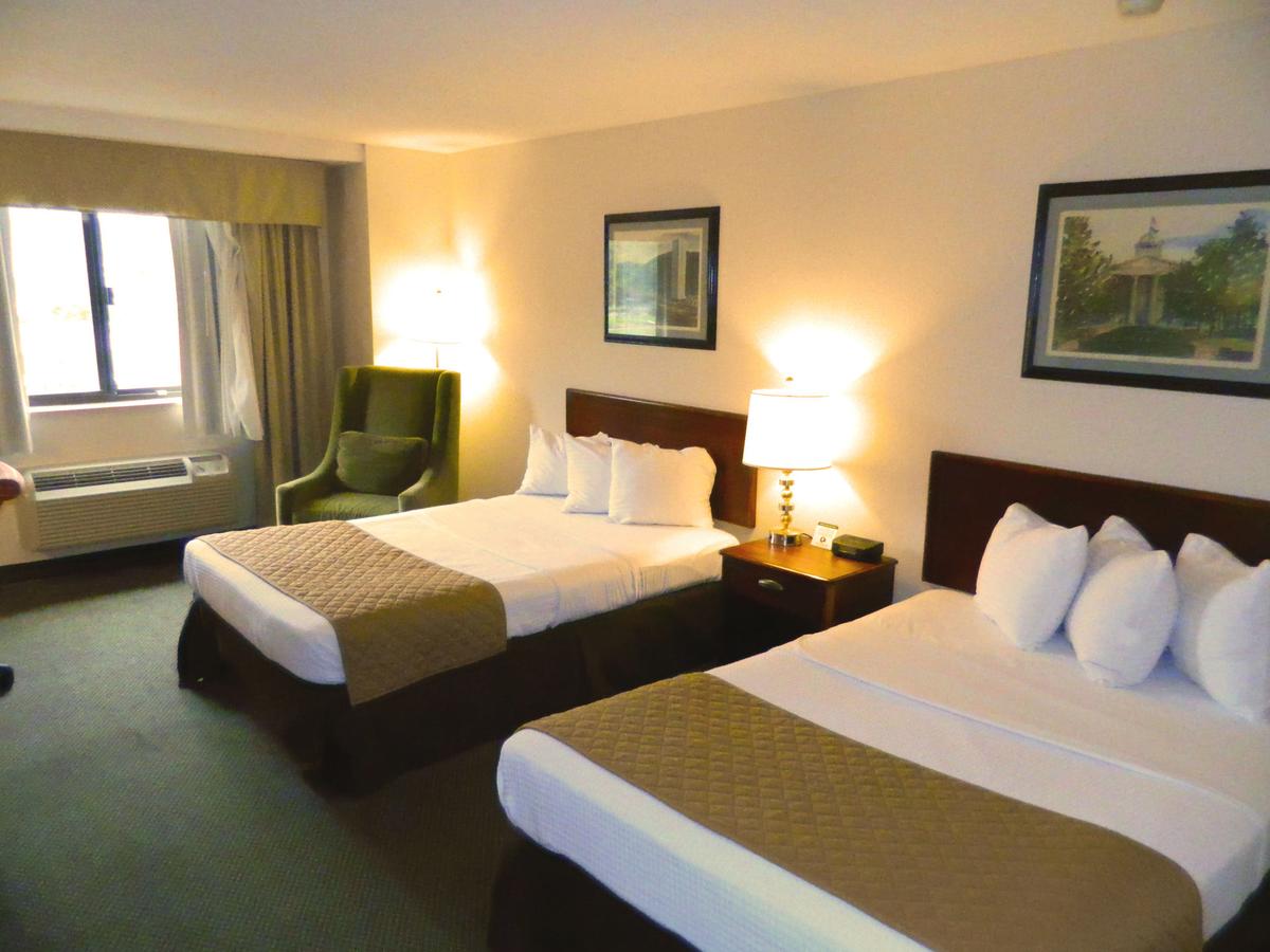 Capital Plaza Hotel - thumb 18