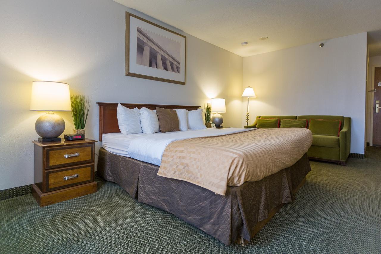 Capital Plaza Hotel - thumb 44