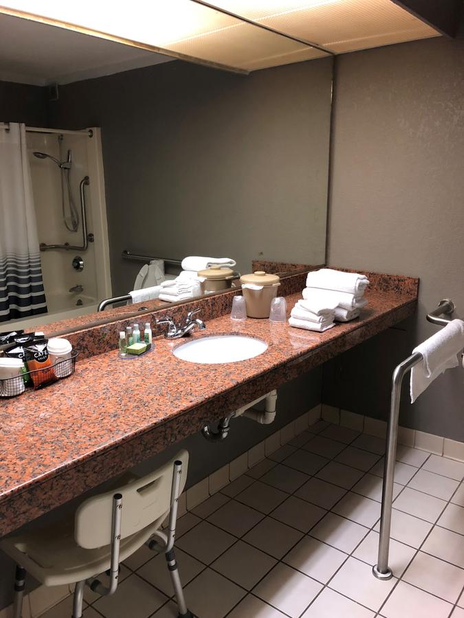 Capital Plaza Hotel - thumb 10