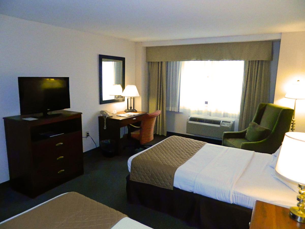 Capital Plaza Hotel - thumb 23