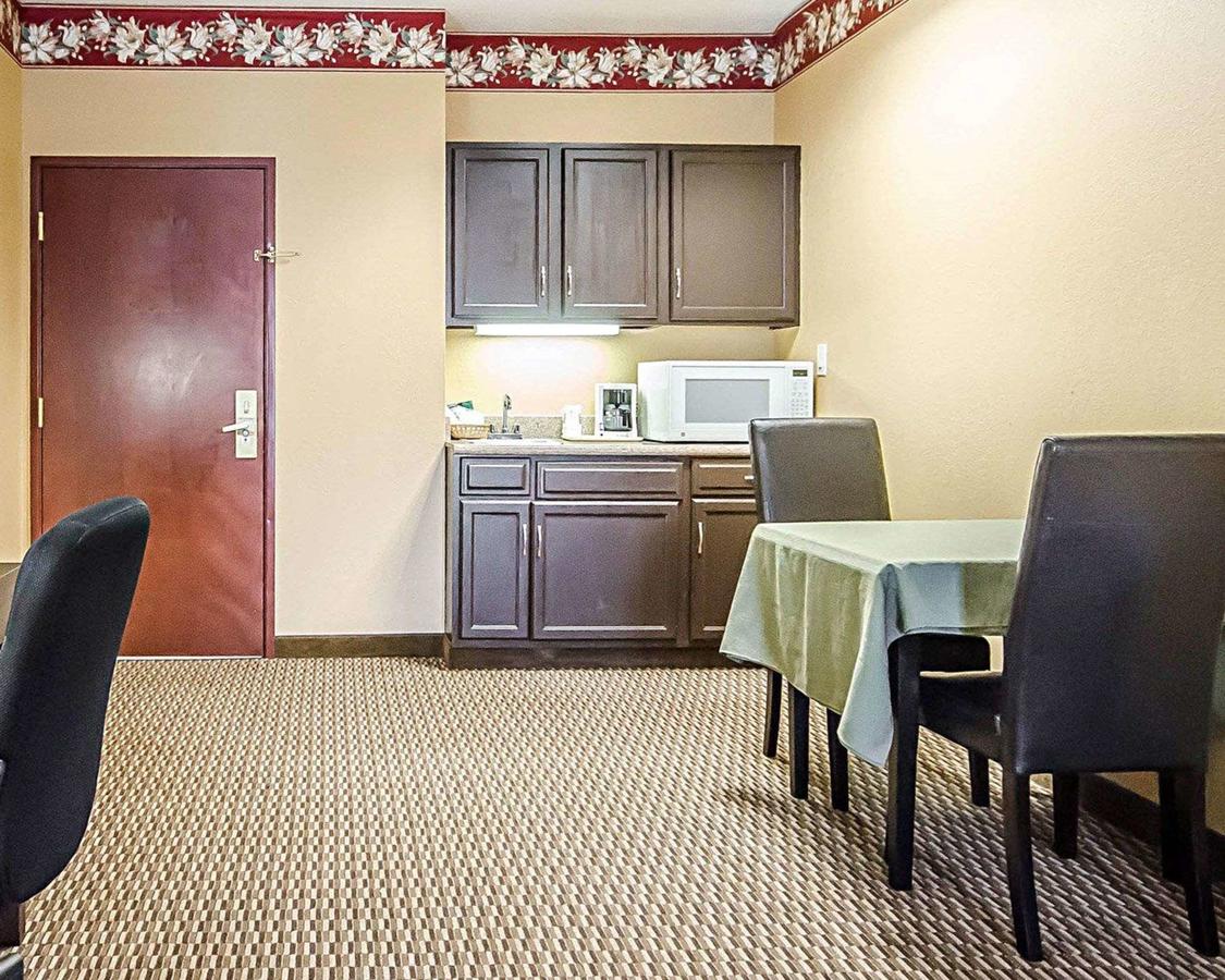 Quality Suites La Grange - thumb 28