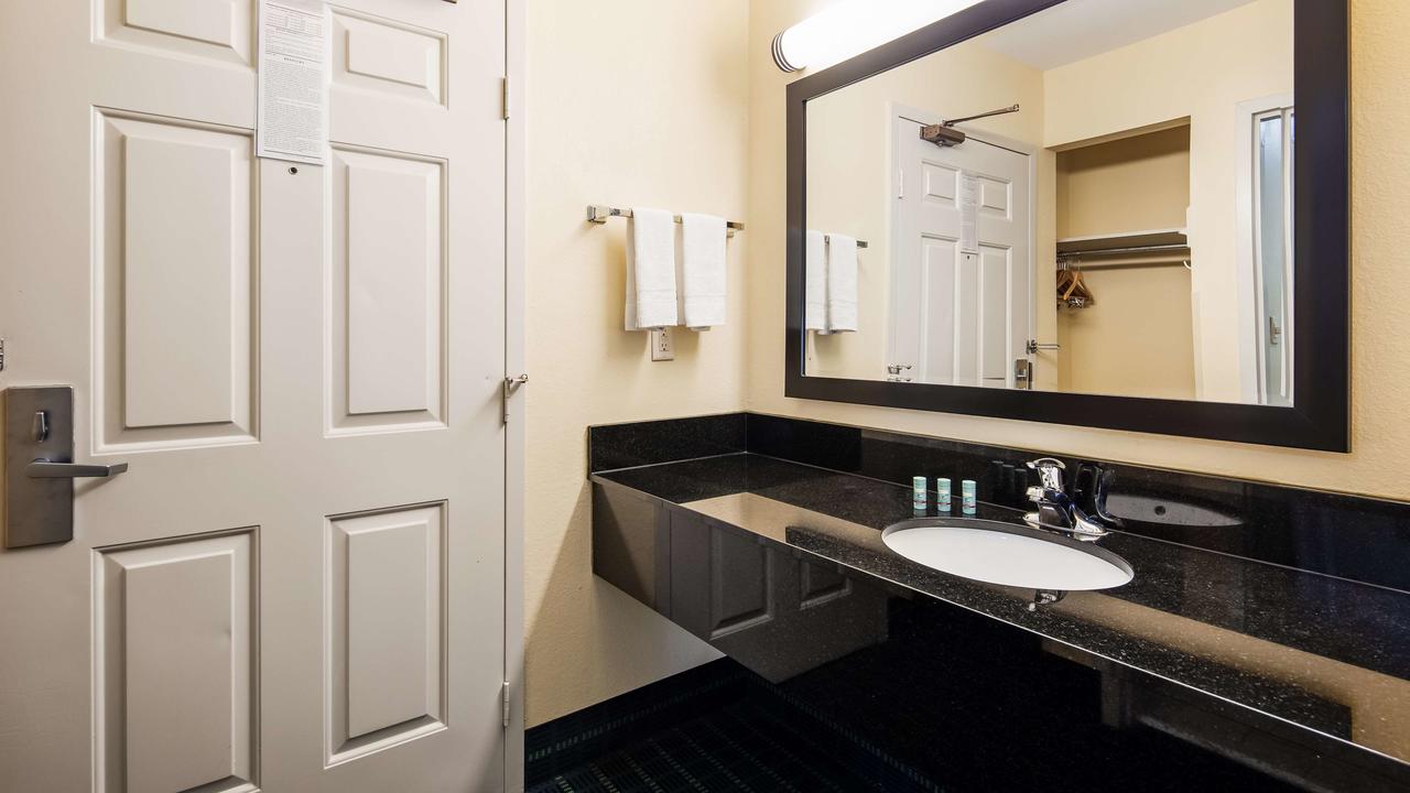 Best Western Parkside Inn - thumb 14