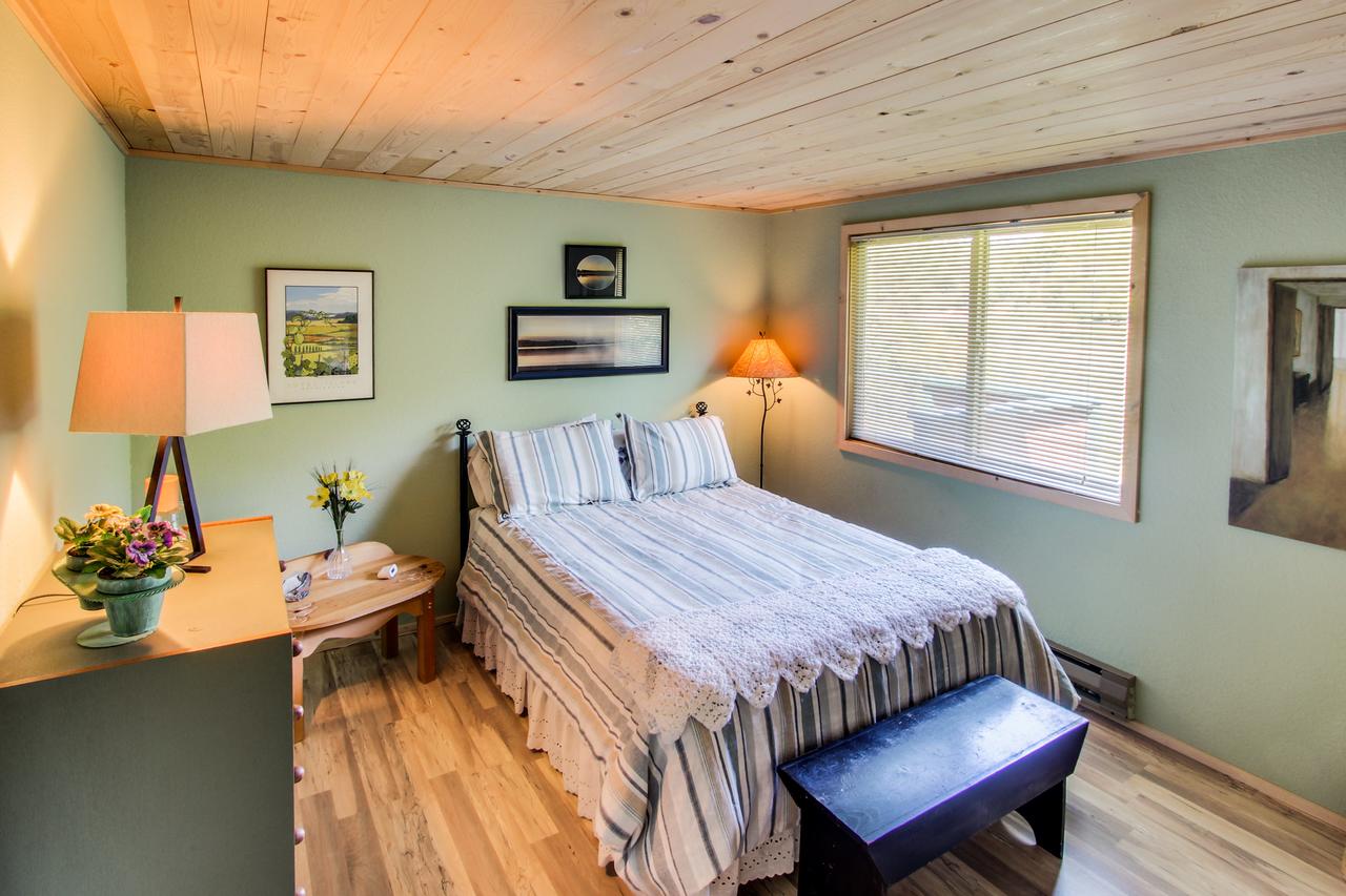 The Beach House On Lopez Island - thumb 20