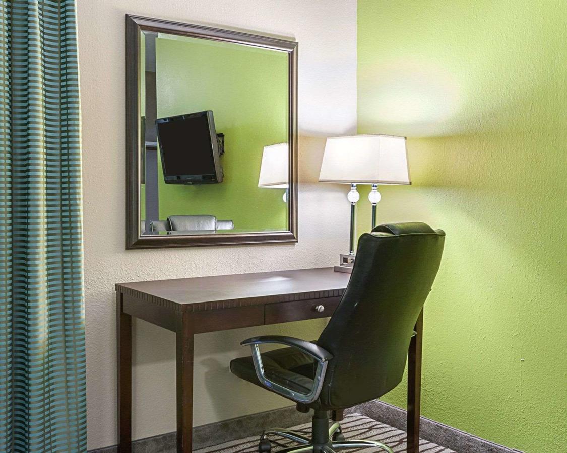 Quality Suites Sulphur - thumb 21