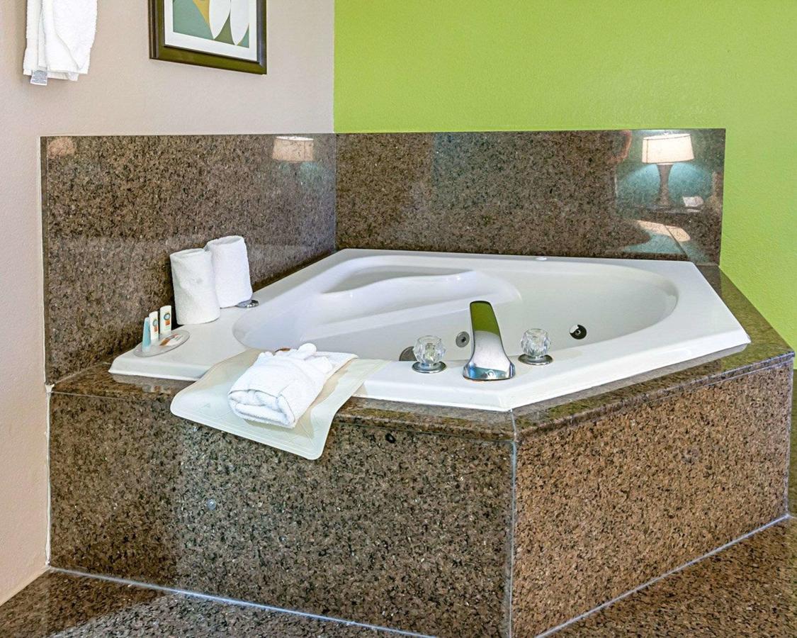 Quality Suites Sulphur - thumb 41
