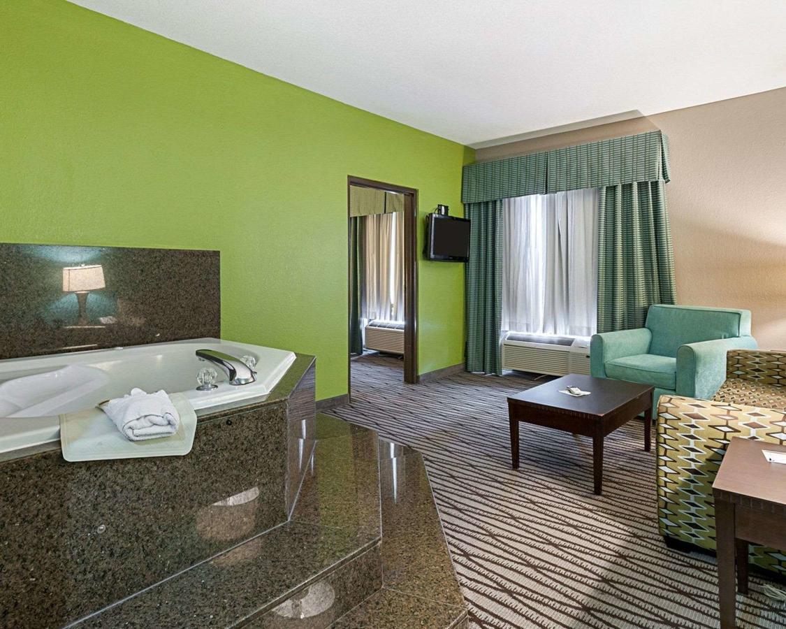 Quality Suites Sulphur - thumb 32