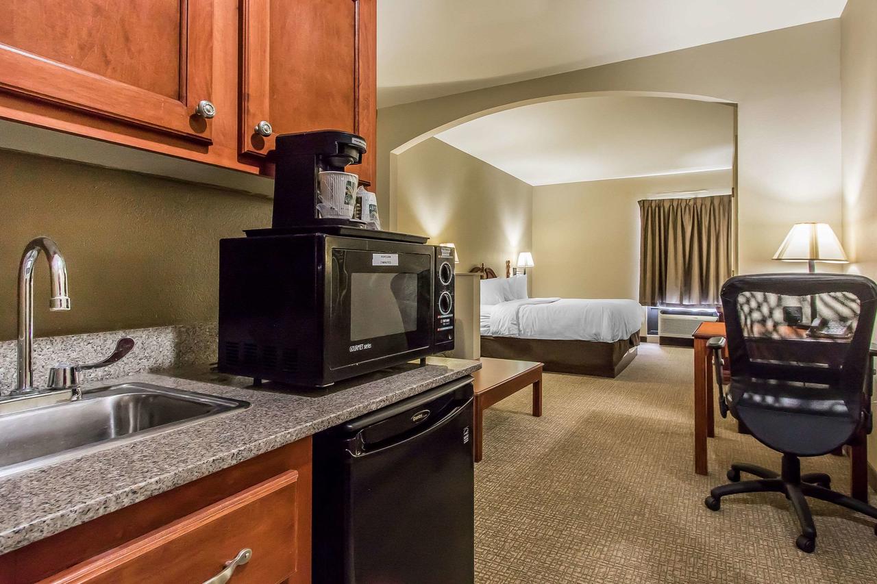 Quality Suites New Iberia - thumb 3