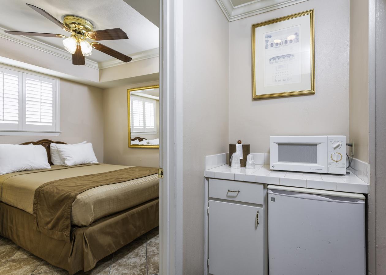 French Quarter Suites Hotel - thumb 15