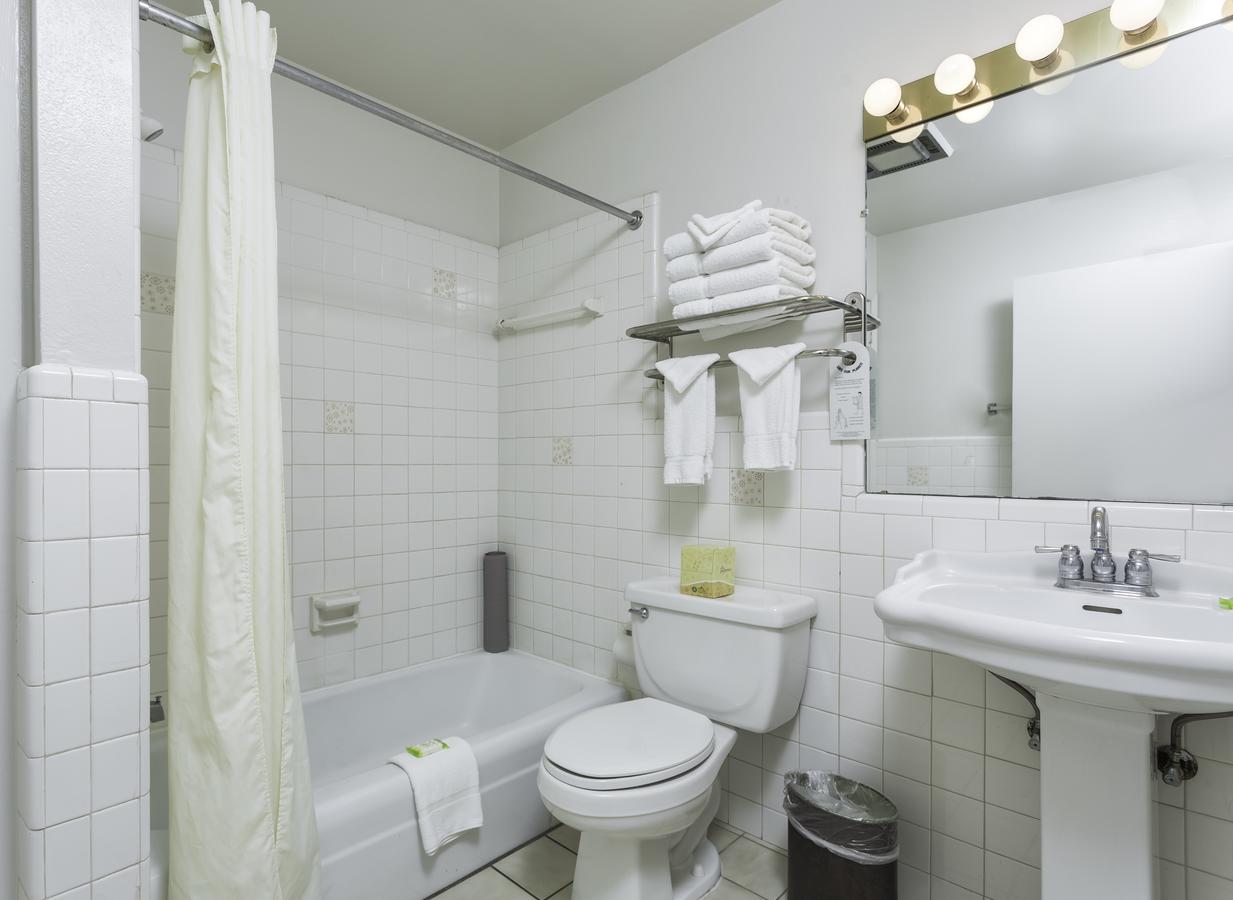 French Quarter Suites Hotel - thumb 12