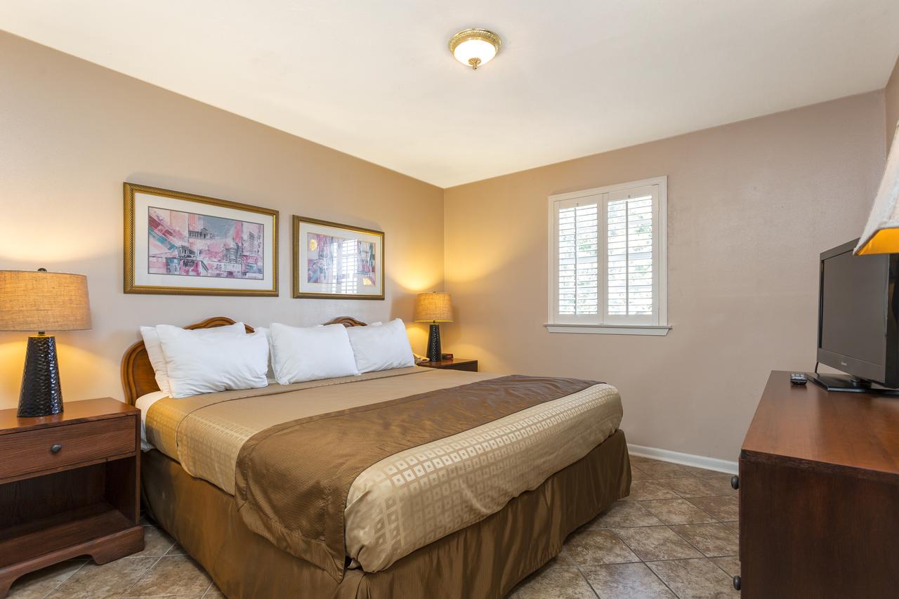 French Quarter Suites Hotel - thumb 2