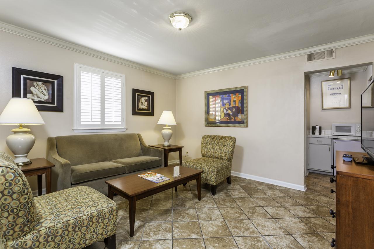 French Quarter Suites Hotel - thumb 13