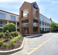 Howard Johnson by Wyndham Romulus Detroit Metro Airport - Orlando Tourists