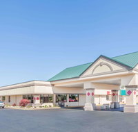 Ramada by Wyndham Grayling Hotel & Conference Center - Orlando Tourists