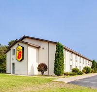 Super 8 by Wyndham Grayling - Orlando Tourists