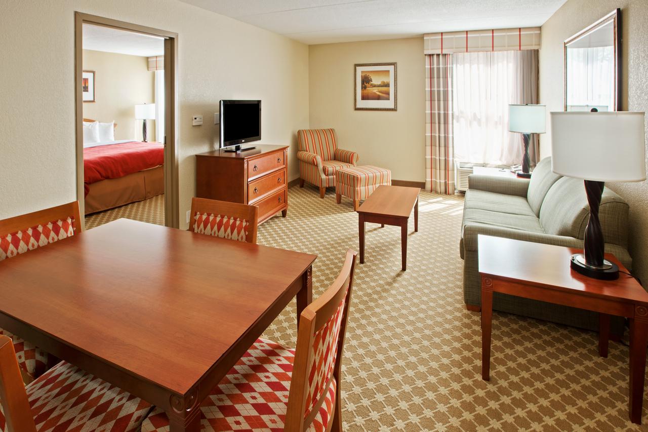 Country Inn & Suites By Radisson, Saginaw, MI - thumb 3