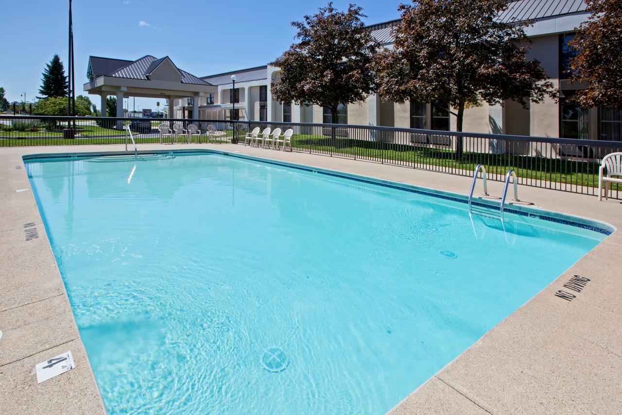 Country Inn & Suites By Radisson, Saginaw, MI - thumb 1