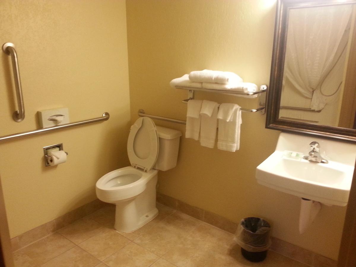 Country Inn & Suites By Radisson, Saginaw, MI - thumb 23