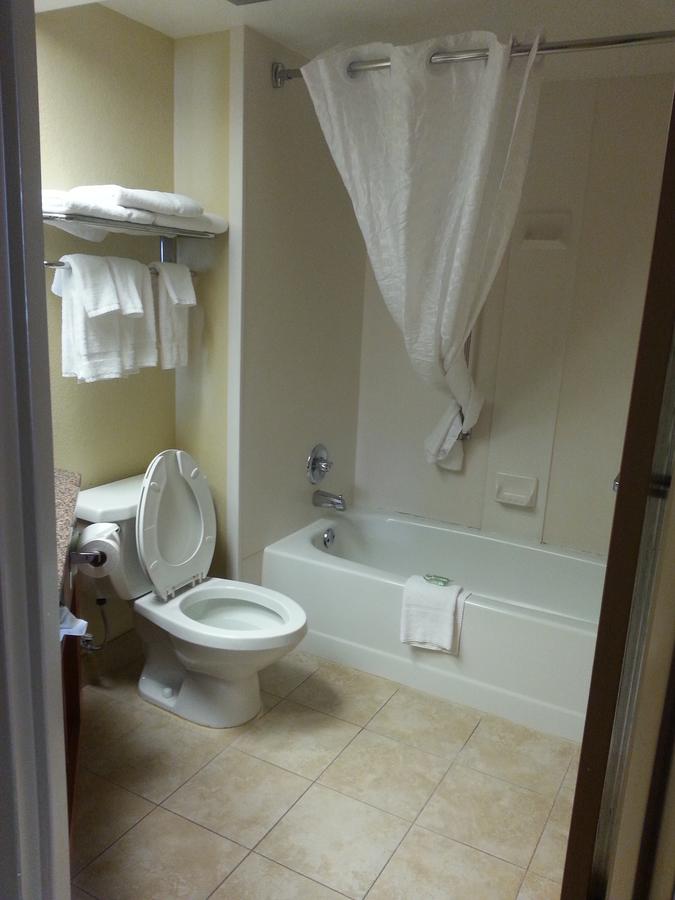 Country Inn & Suites By Radisson, Saginaw, MI - thumb 20