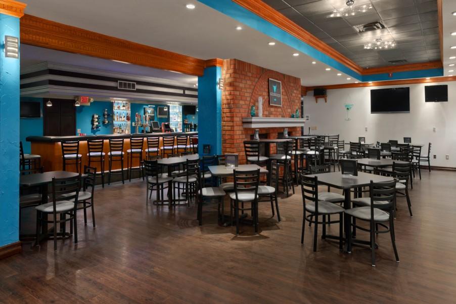 Ramada By Wyndham Saginaw Hotel & Suites - thumb 1