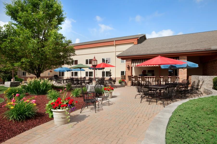 Ramada By Wyndham Saginaw Hotel & Suites - thumb 2