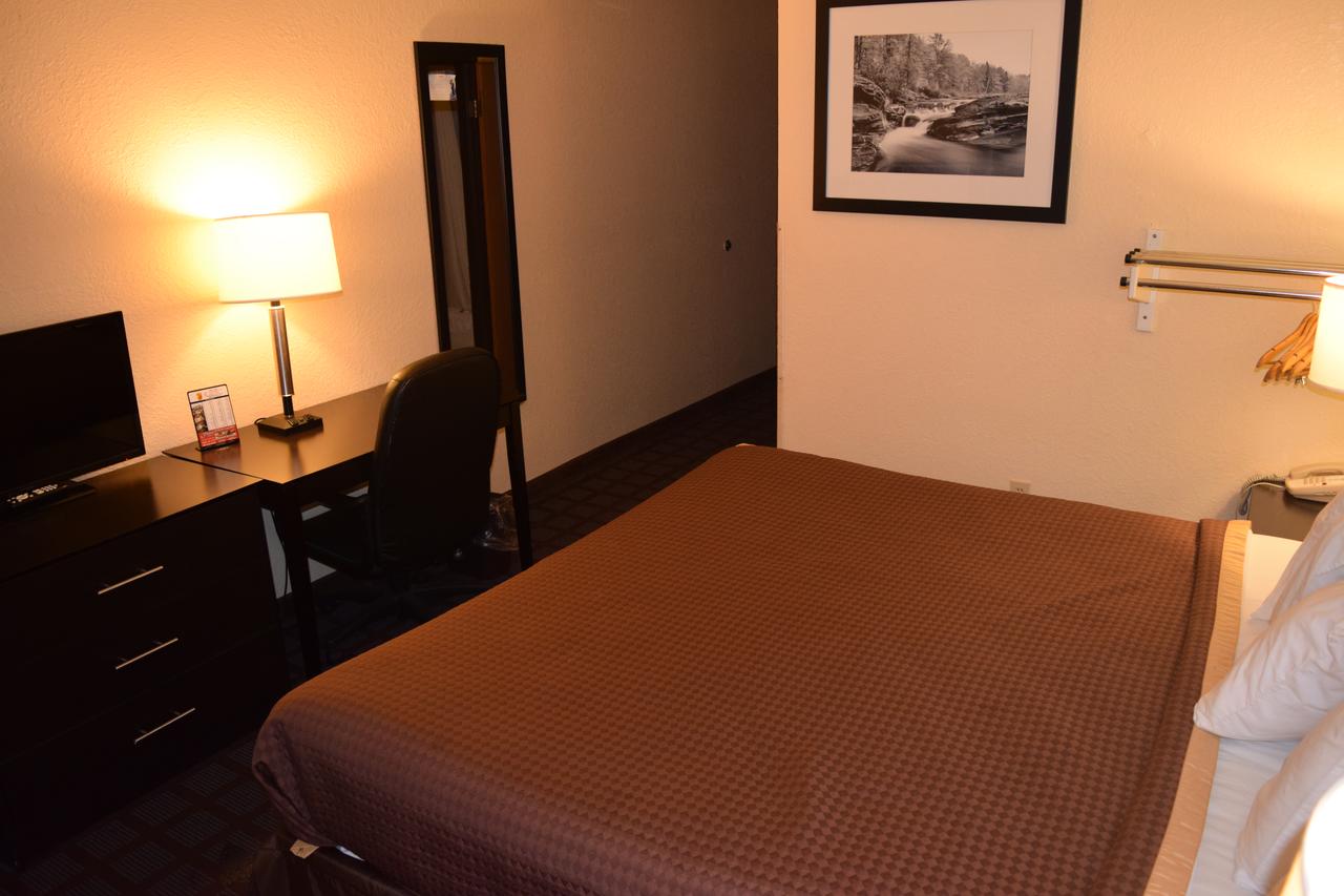 Super 8 By Wyndham Saginaw - thumb 24