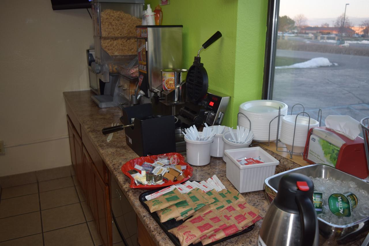 Super 8 By Wyndham Saginaw - thumb 10