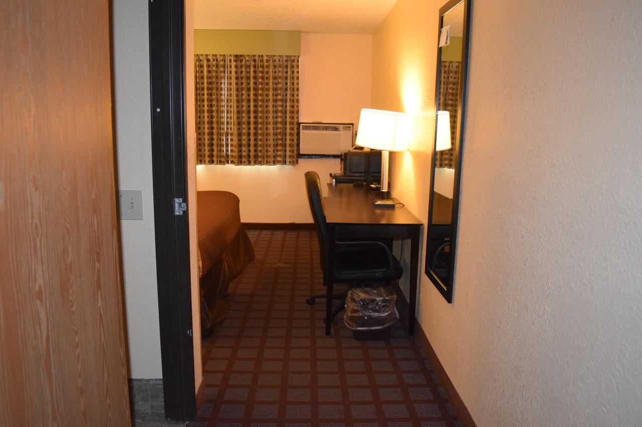 Super 8 By Wyndham Saginaw - thumb 25