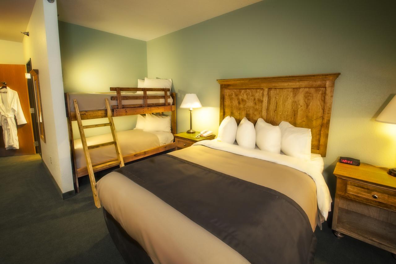 Junction Inn Suites & Conference Center - thumb 1