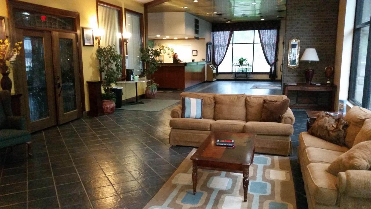 Diamondhead Inn & Suites - thumb 1