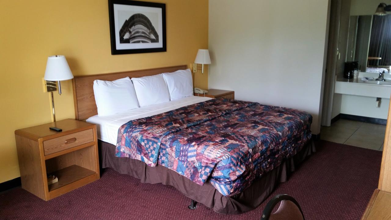 Diamondhead Inn & Suites - thumb 15