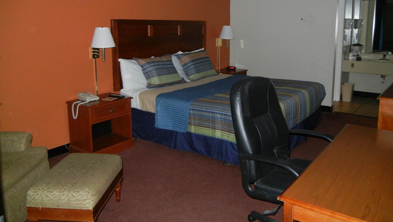 Diamondhead Inn & Suites - thumb 26