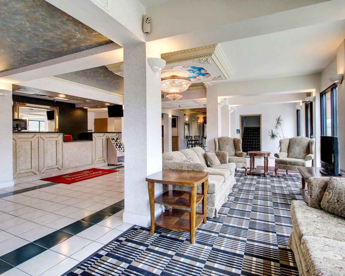 Econolodge Inn & Suites - thumb 1