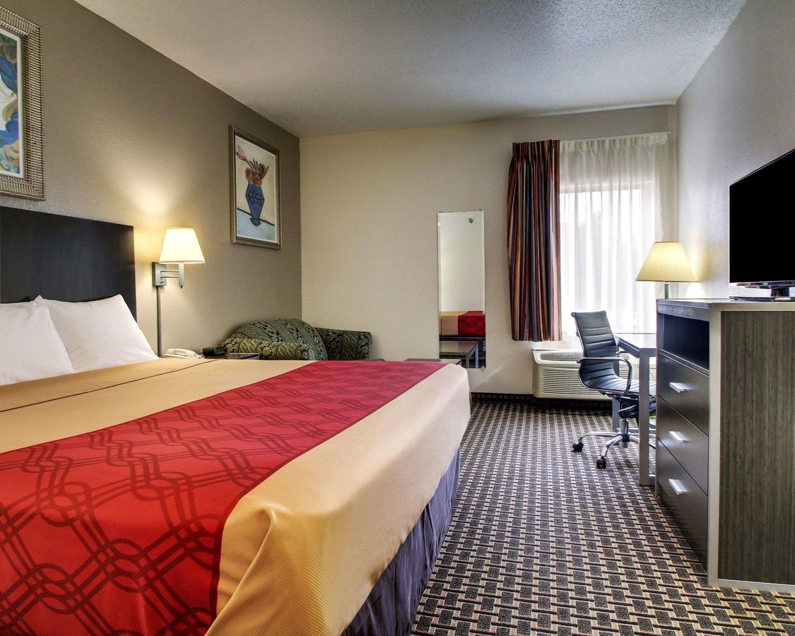 Econolodge Inn & Suites - thumb 20