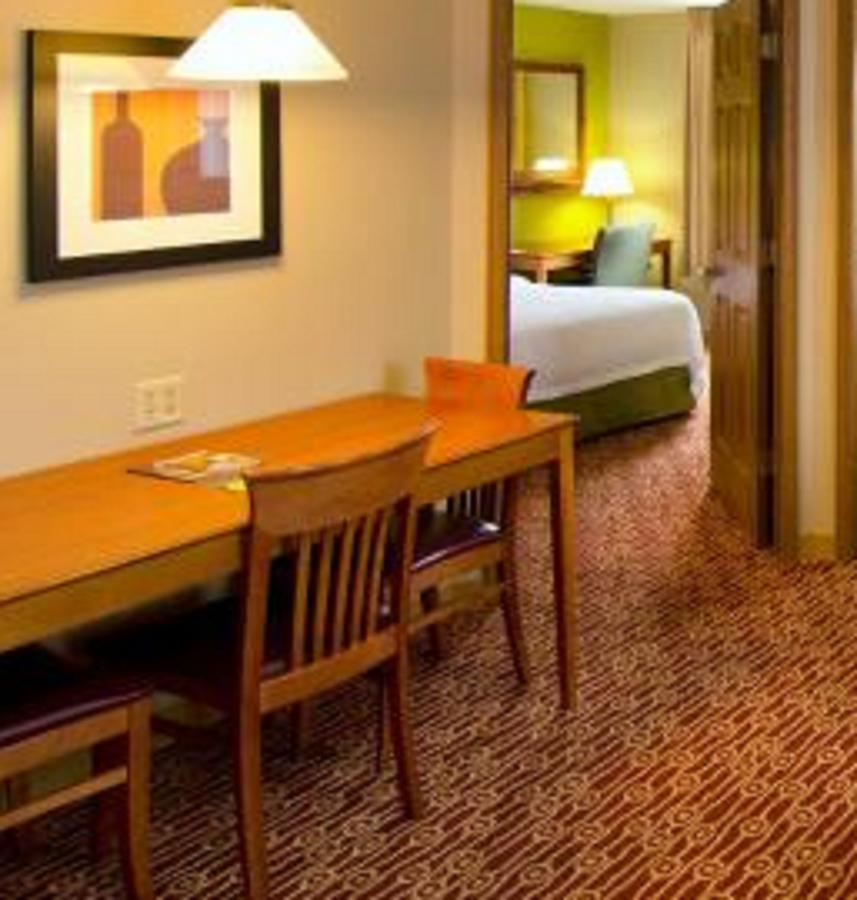 TownePlace Suites Saint Louis Fenton - thumb 11