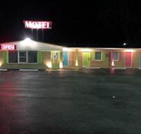 Laci's Country Inn - Knob Noster - Orlando Tourists