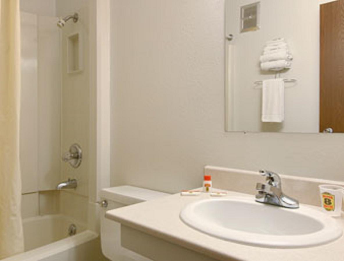 Super 8 By Wyndham Missoula/Brooks Street - thumb 1