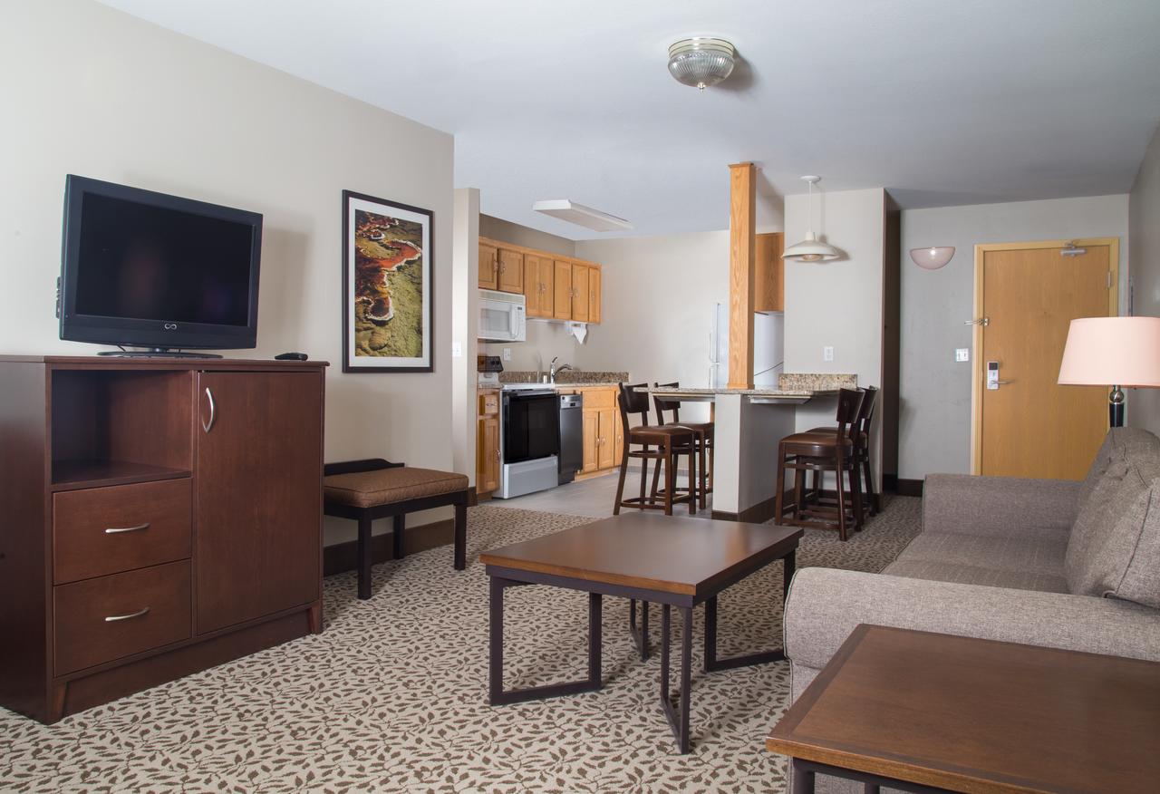 Gray Wolf Inn & Suites - thumb 23