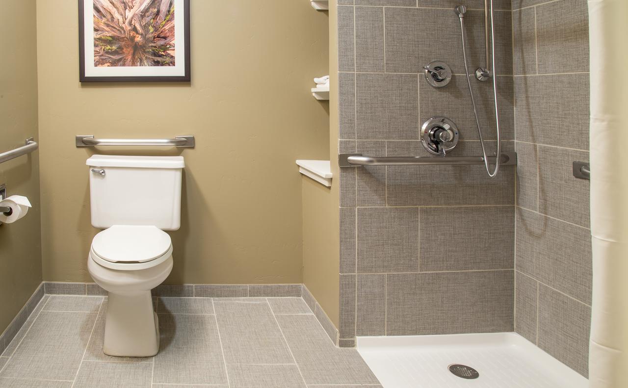 Gray Wolf Inn & Suites - thumb 31