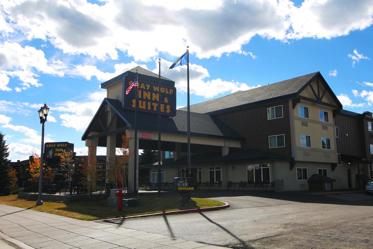 Gray Wolf Inn & Suites - thumb 8