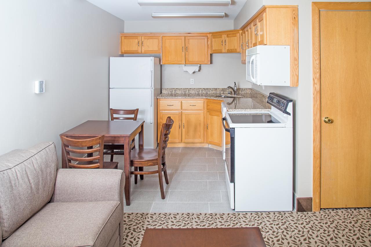 Gray Wolf Inn & Suites - thumb 15