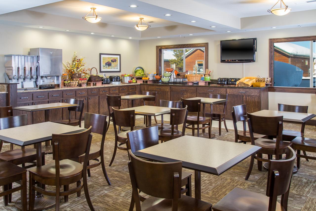 Gray Wolf Inn & Suites - thumb 3