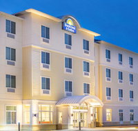 Days Inn  Suites by Wyndham Kearney - Orlando Tourists